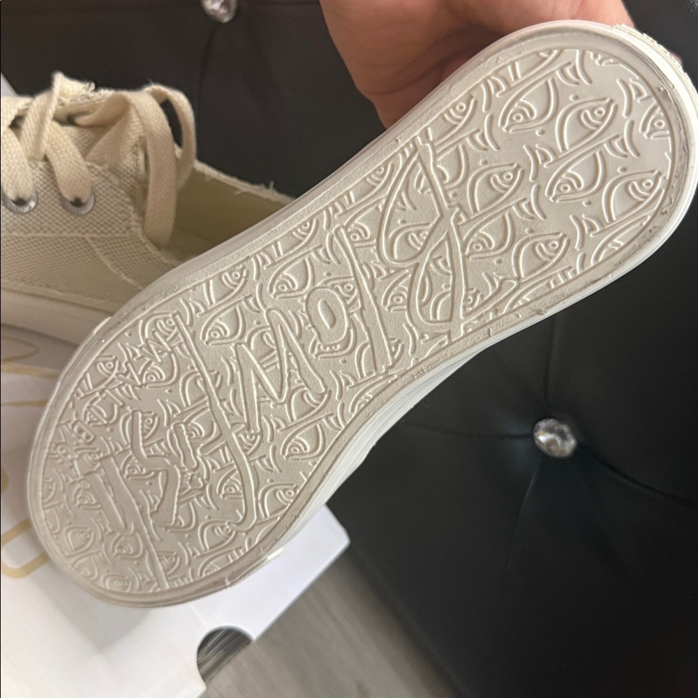 Blowfish Malibu Beige Floral Sneakers - Picture 4 of 8